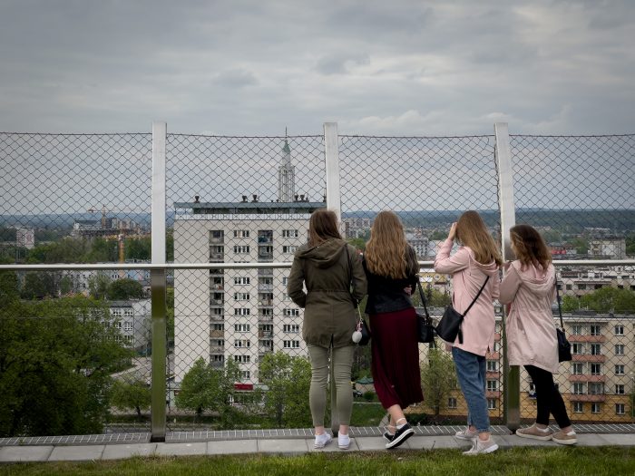 article's gallery item